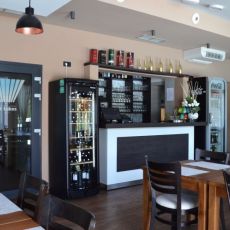 16 Lakes Hotel
