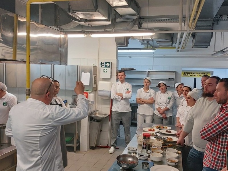Najbolji hrvatski kuhar održava edukaciju za ličke kuhare