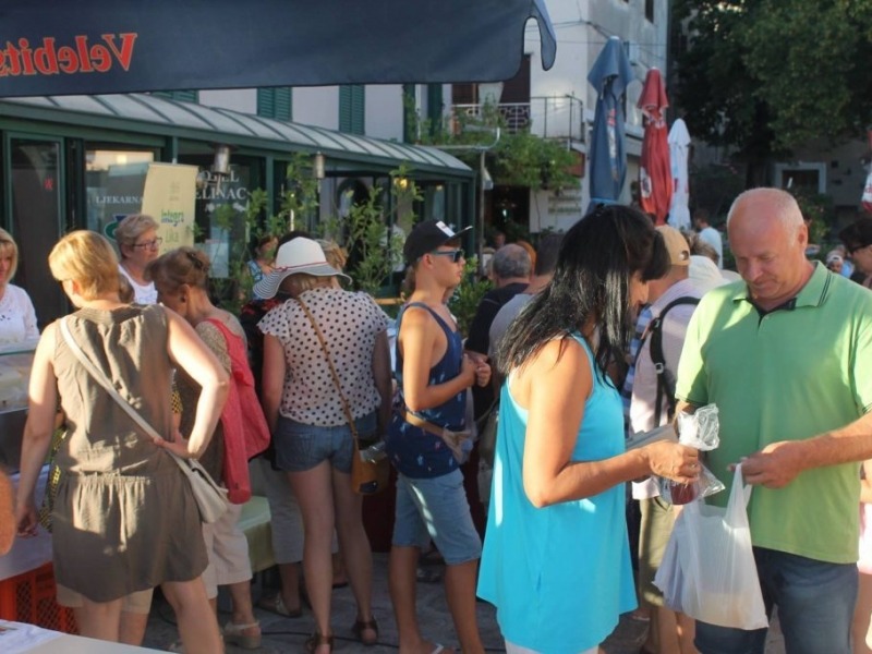 Lika Farmers Market in Karlobag