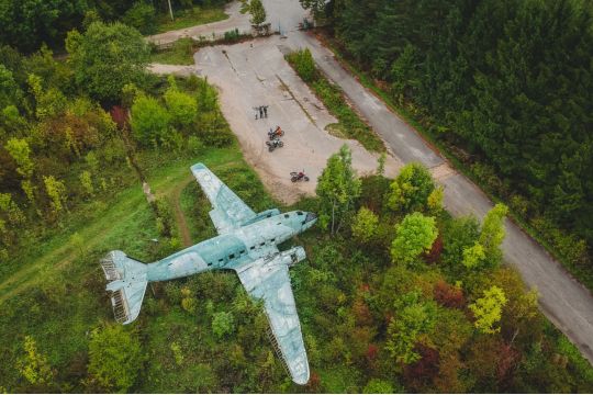 U srcu Like krije se aerodrom koji je desetljećima bio zatvoren za javnost. Danas ga istražuju avanturisti iz cijelog svijeta