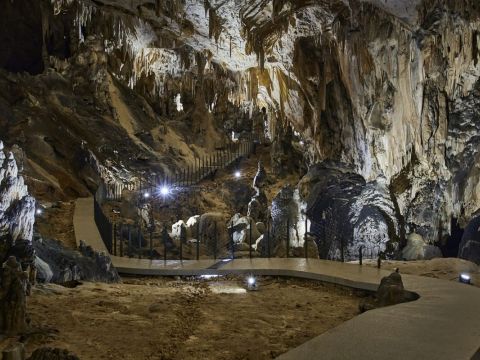 Lika destination - Balkan Cavers Camp arrives in Cerovac Caves