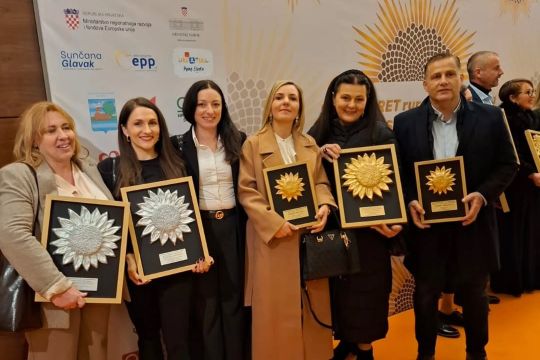 Šest dionika Klastera Lika Destination osvojilo nagrade SUNCOKRET ruralnoga turizma