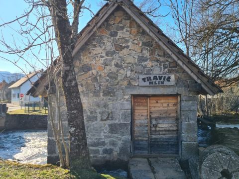 Lika destination - Travič mill: The historical jewel of Lovinac on the Banica stream